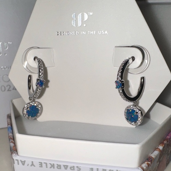 Bomb Party - October 2024 - Emerald Fire Opal - Wardrobe Complete - Picture 1 of 3